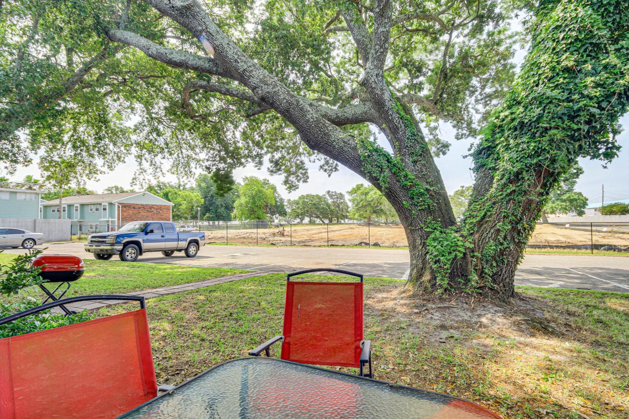 Airy Biloxi Condo With Patio Walk To Beach! Eksteriør bilde